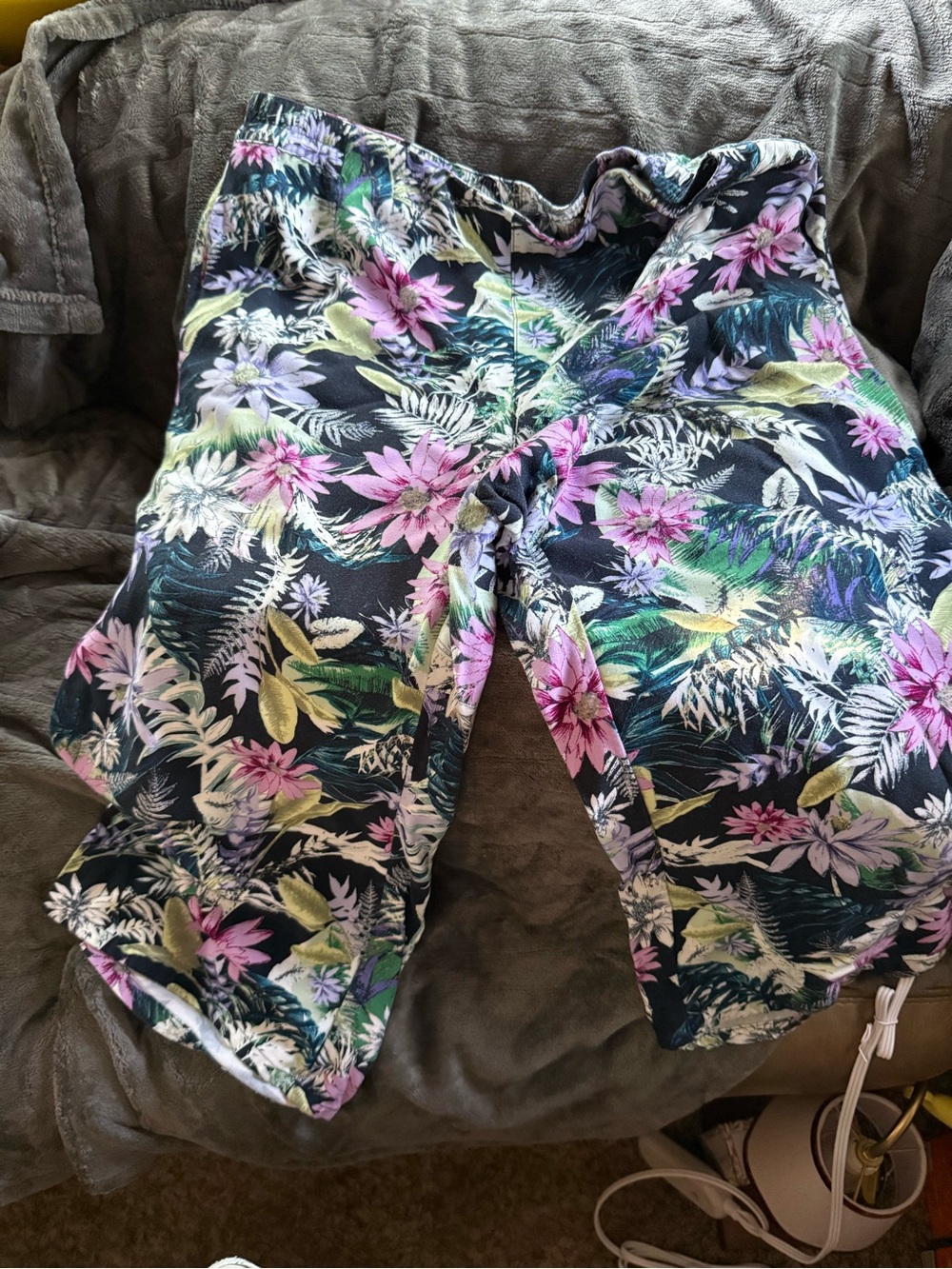 J Jill Women's Floral Tropical cropped pants-Black with Pink & Green